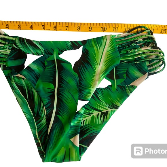 Cupshe Tropical Leaves Tank Bikini
Two Piece Green/Black - Picture 4 of 8
